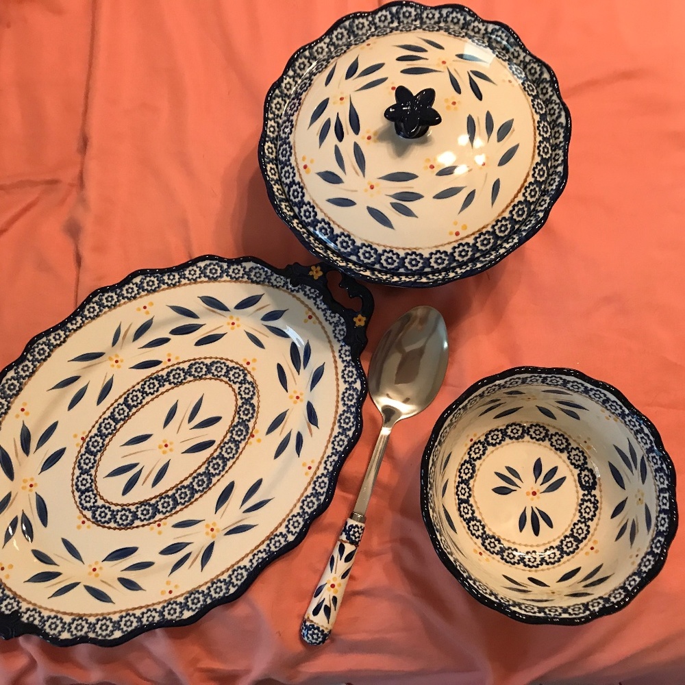 Temptations set in blue color